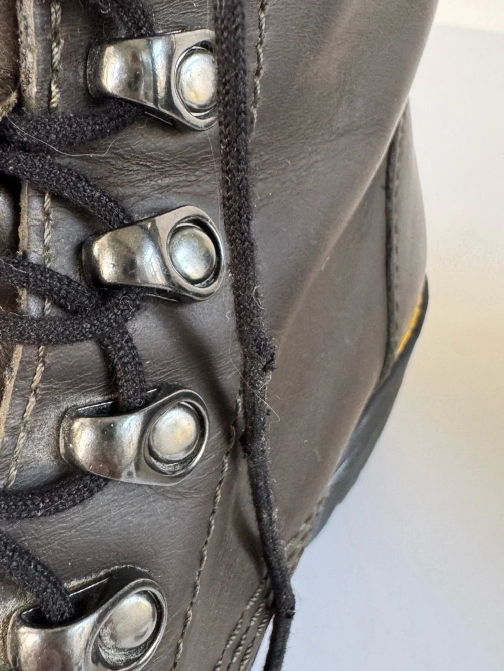 Dr. Martens Leona Leather Heeled Boots | 7 - Picture 9 of 13